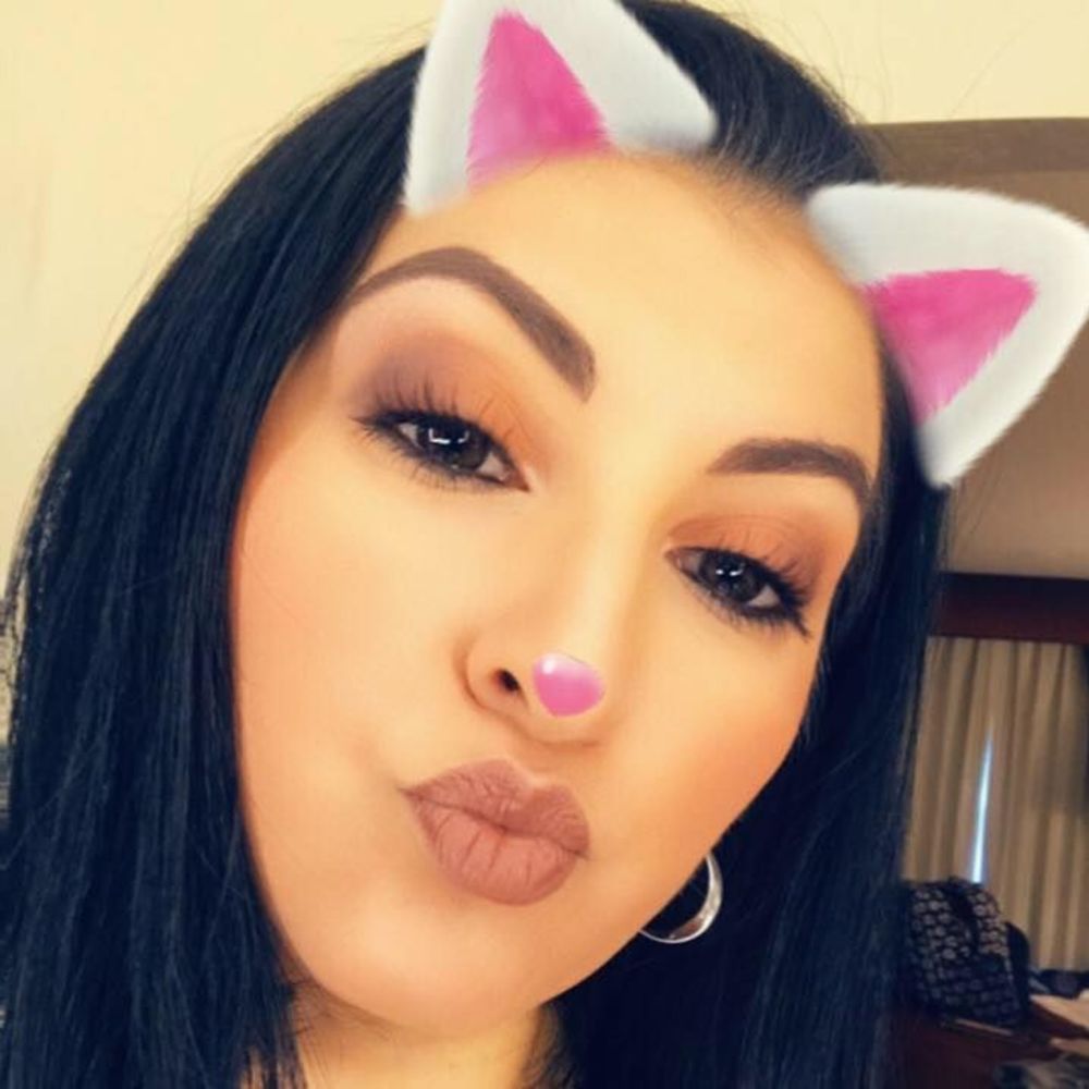 Meet your Posher, Reynalda